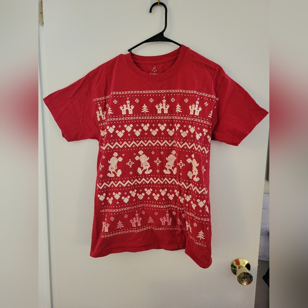 Size M 🏰 Walt Disney World Disneyland Christmas Short Sleeve Tshirt Mickey Red
